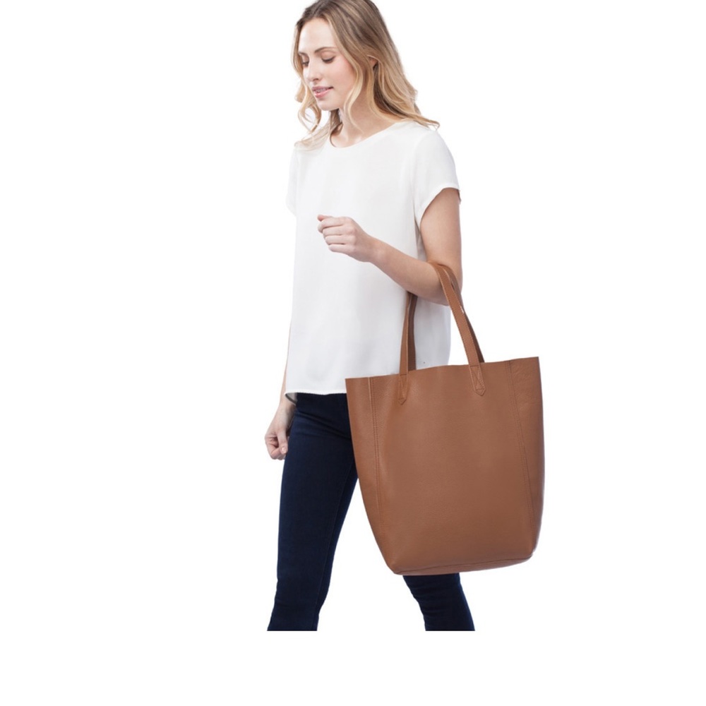 Cuyana Tall Structured Leather Tote Bag in Brown